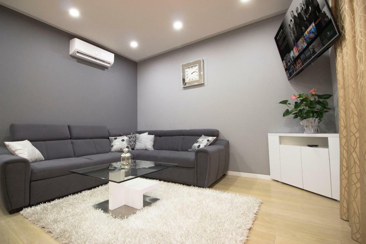 Apartment Deluxe Nana Макарська Екстер'єр фото